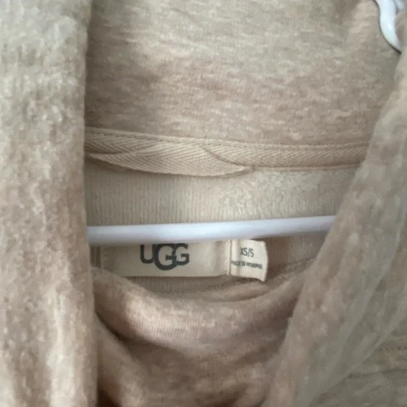 UGG Poncho, Beige, Very Cozy - Picture 13 of 14